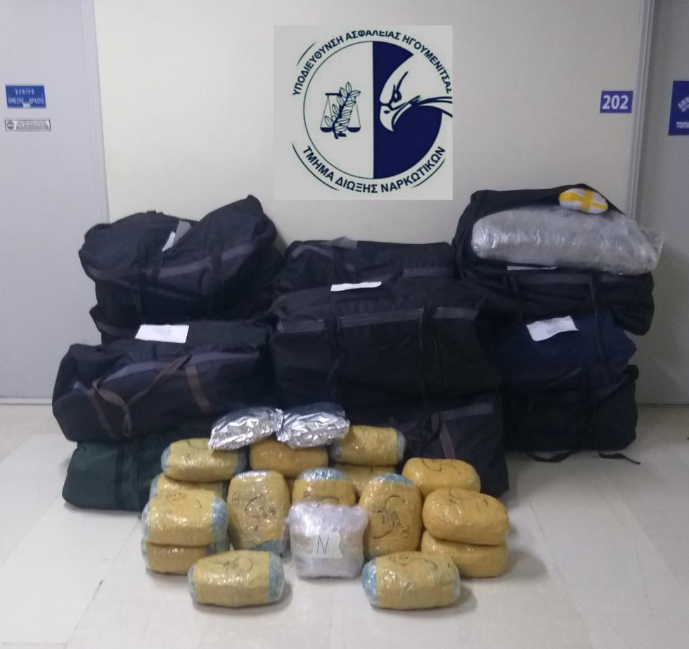 Ηγουμενίτσα: Μετέφεραν 320 κιλά ναρκωτικών με ασθενοφόρο!  